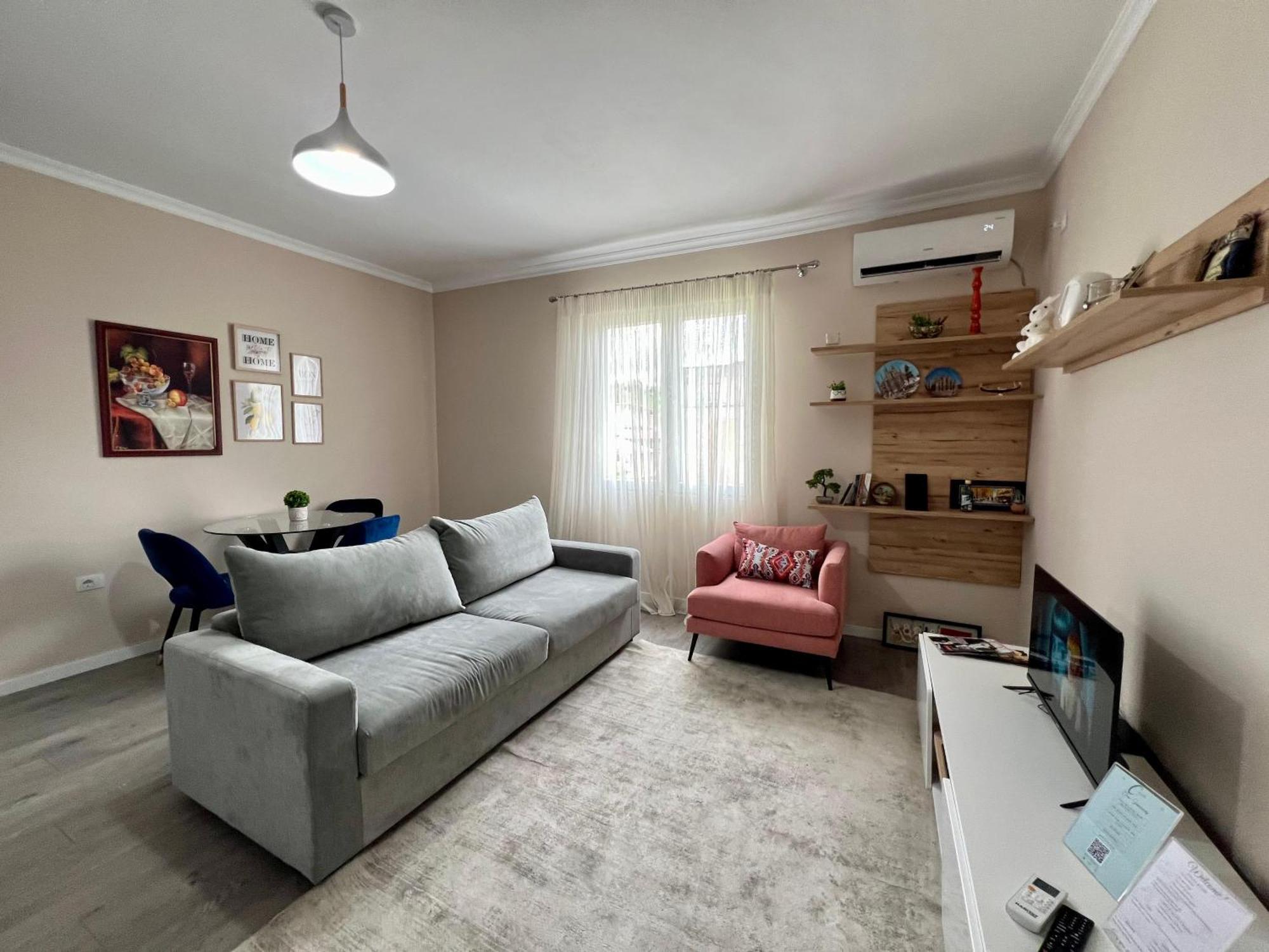 Cozy Flat Near Air Albania Stadium 1 Tirana Kültér fotó