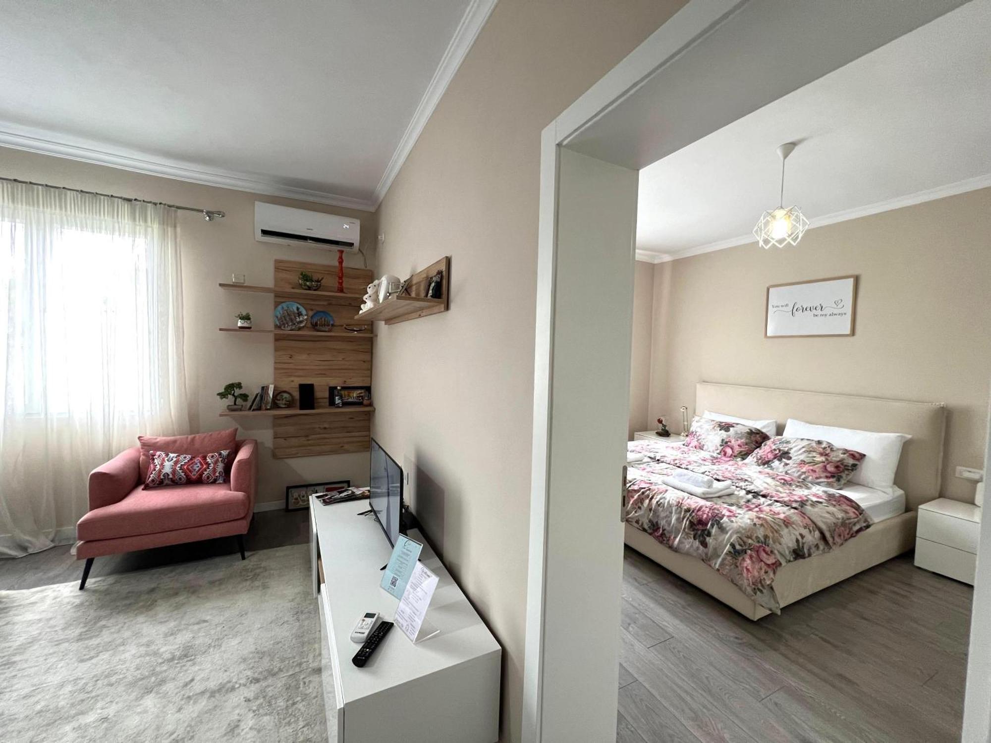 Cozy Flat Near Air Albania Stadium 1 Tirana Kültér fotó